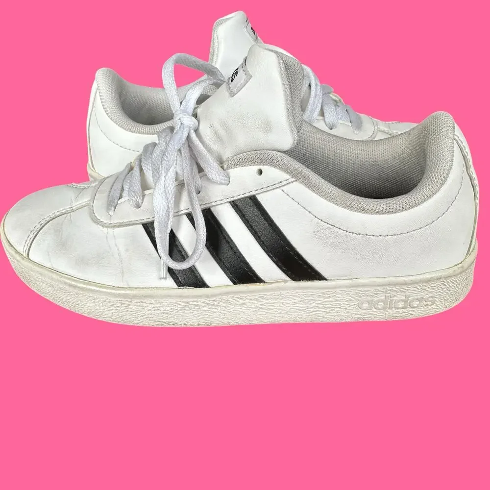 Adidas Sneakers Kids Size 2.5 White Black Classic Athletic Shoe Play Walk School